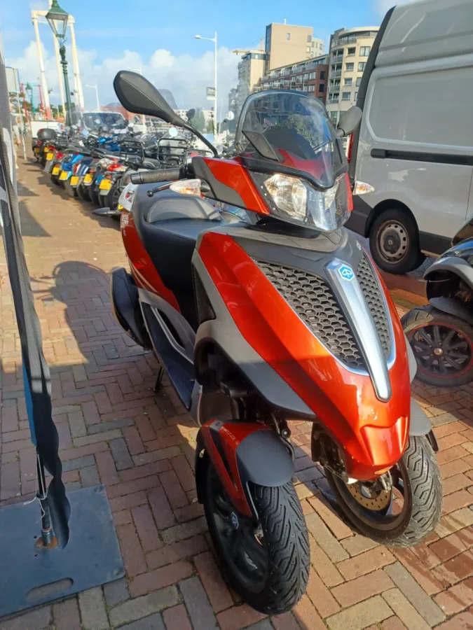 Piaggio MP3 300cc Motorscooter