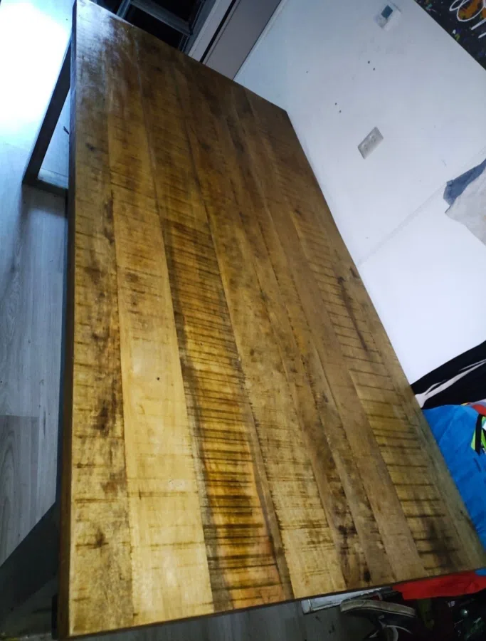 Manghouten eettafel